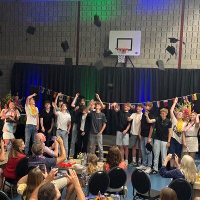 Diploma-uitreiking Metameer Stevensbeek 'hoedjes in de lucht'